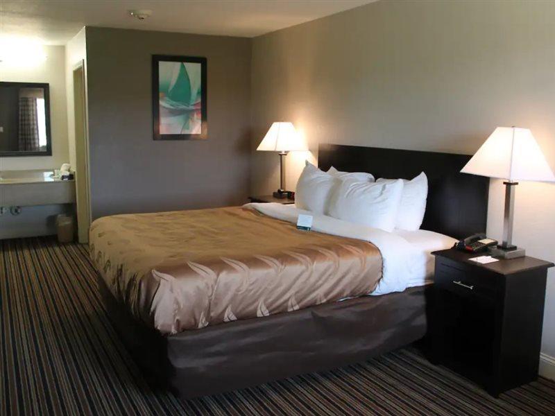 Quality Inn And Suites Port Arthur Nederland Exterior photo