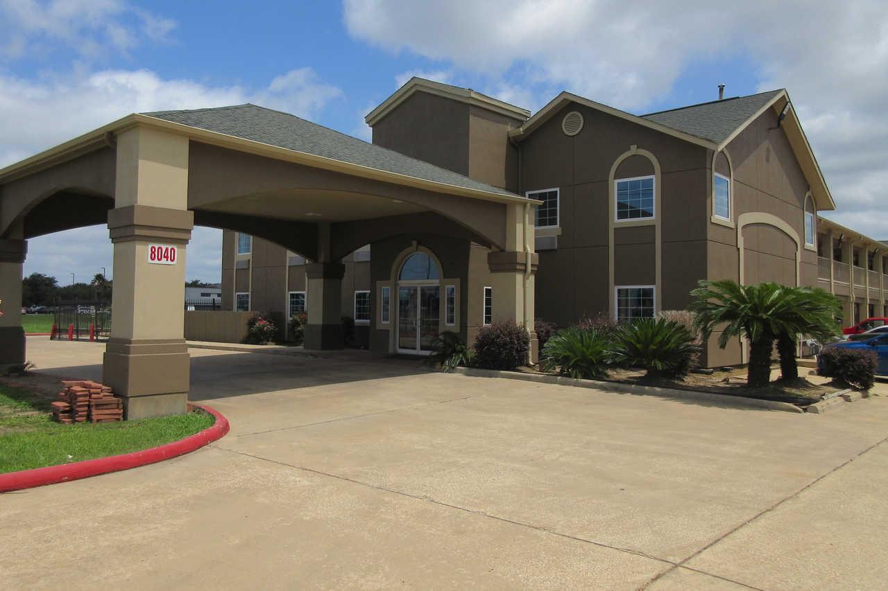 Quality Inn And Suites Port Arthur Nederland Exterior photo